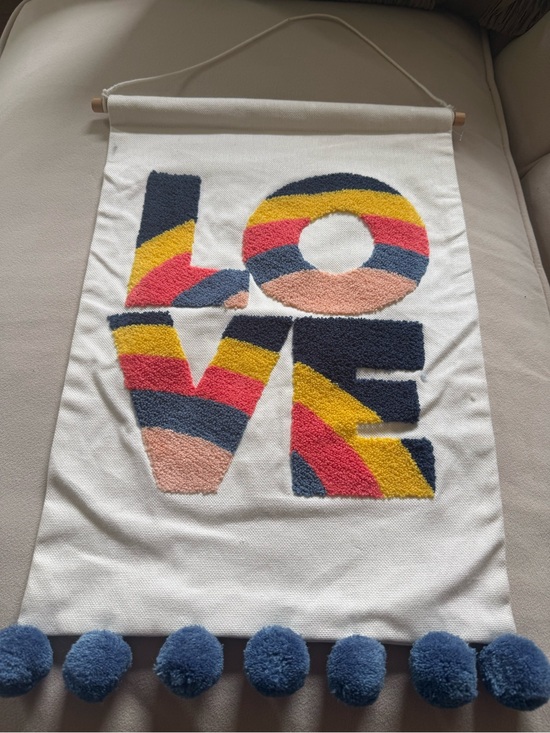 Other - LOVE Pom Pom Wall Hanging - Multicolor